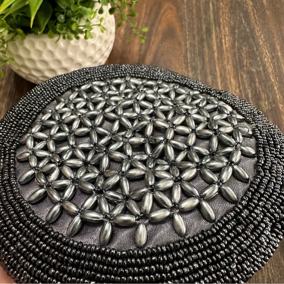 Beaded round silver gray small purse pouch makeup travel bag - Picture 8 of 9